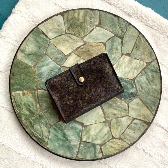 ❌SOLD❌ Louis Vuitton Vintage Y2K Monogram Kisslock Compact Wallet - Picture 1 of 16